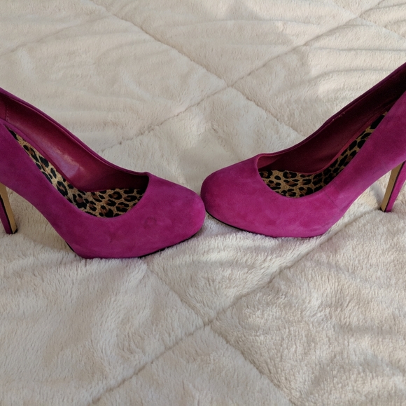 Aldo Suede Fuchsia pumps - Picture 2 of 4